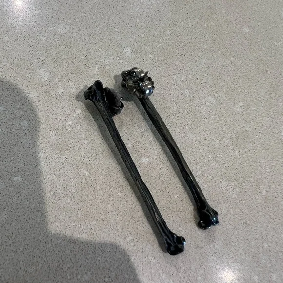 Black Bird Skull Necklace and Bone Earrings Set - Picture 8 of 11